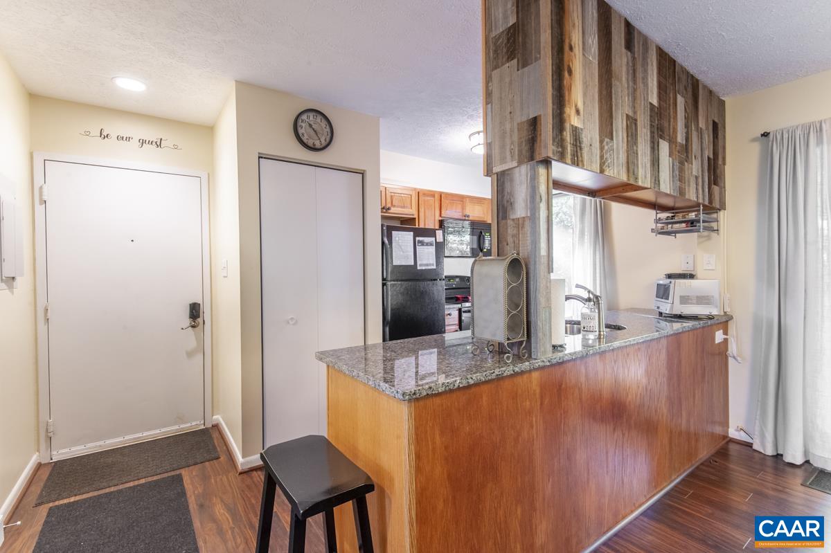 2211 TANNERS RIDGE CONDOS