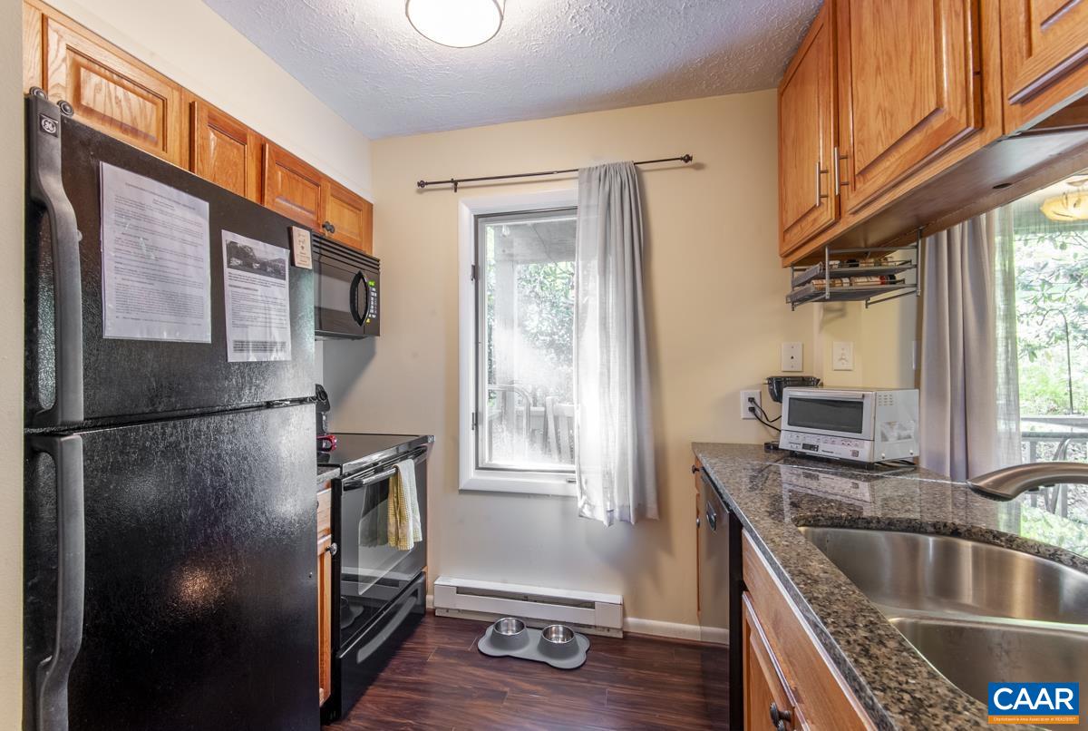 2211 TANNERS RIDGE CONDOS