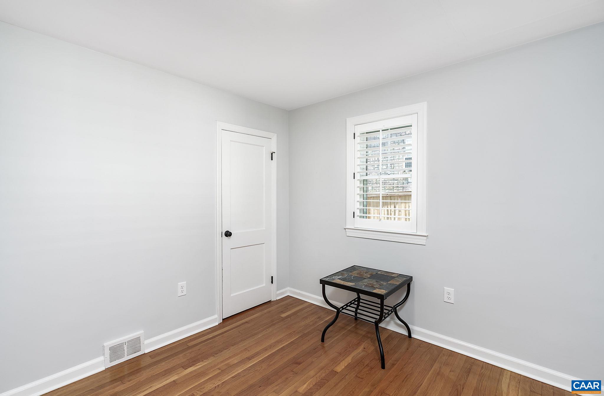 1025 SAINT CLAIR AVE