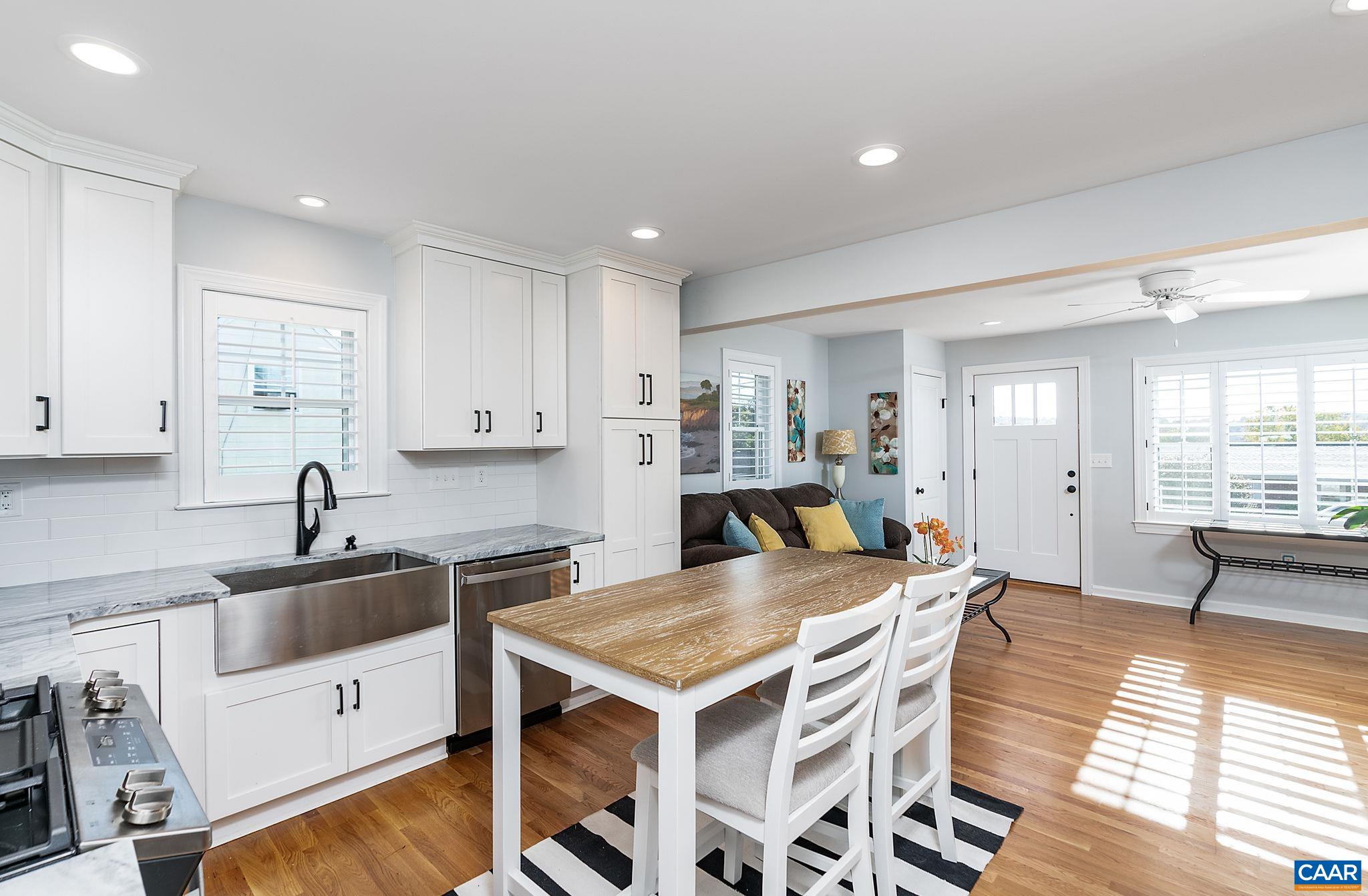 1025 SAINT CLAIR AVE
