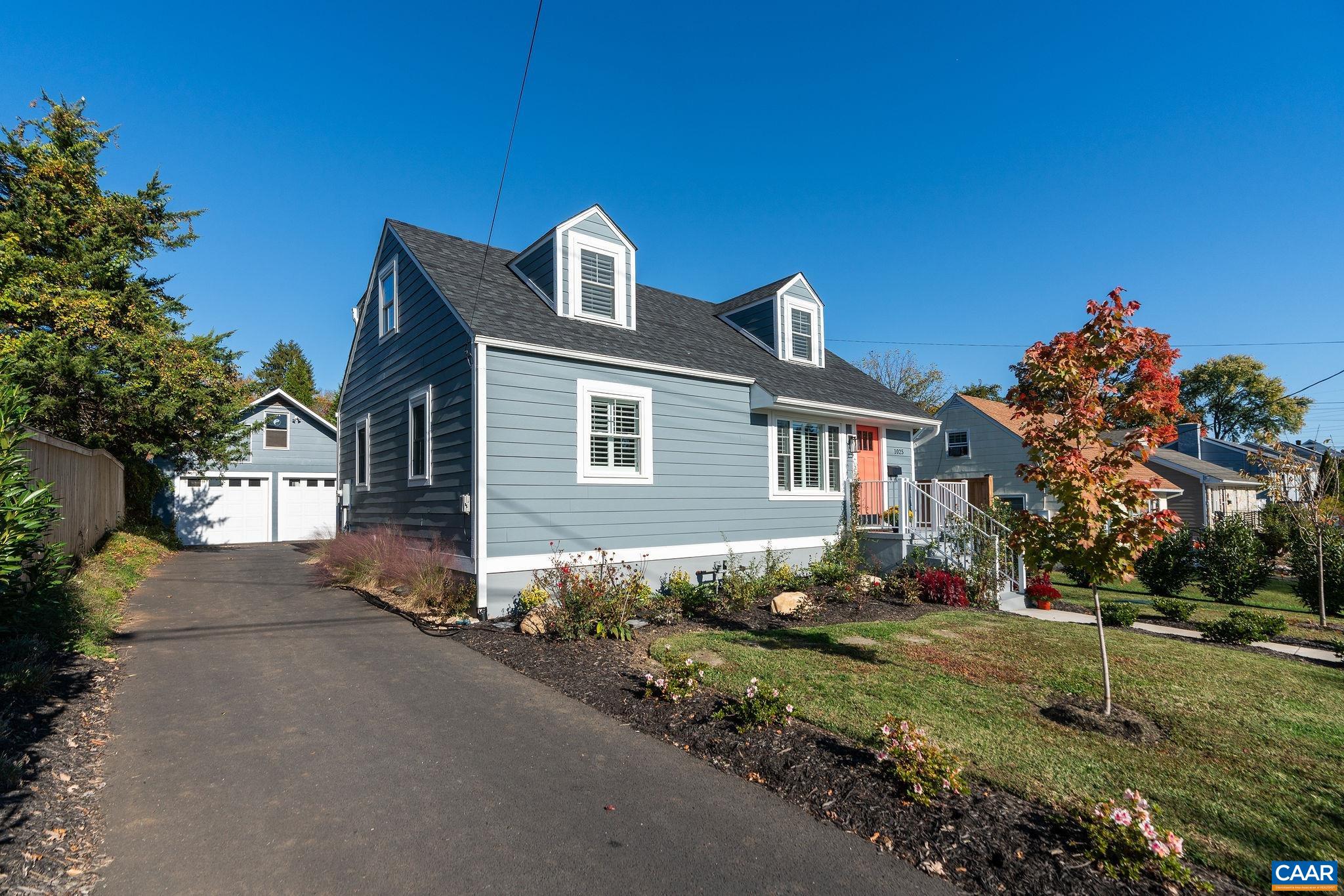 1025 SAINT CLAIR AVE