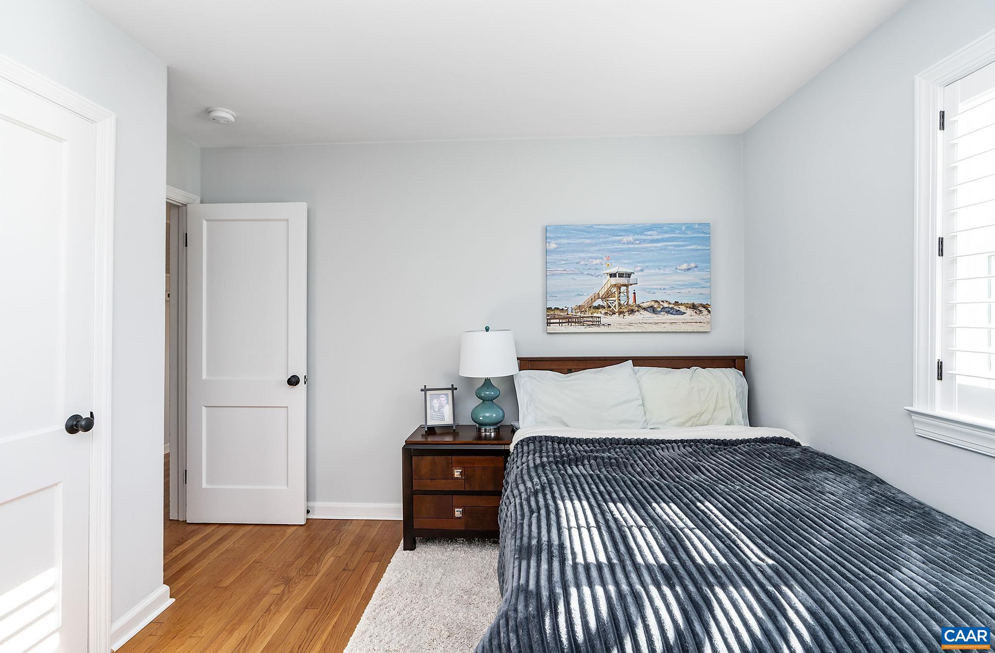 1025 SAINT CLAIR AVE