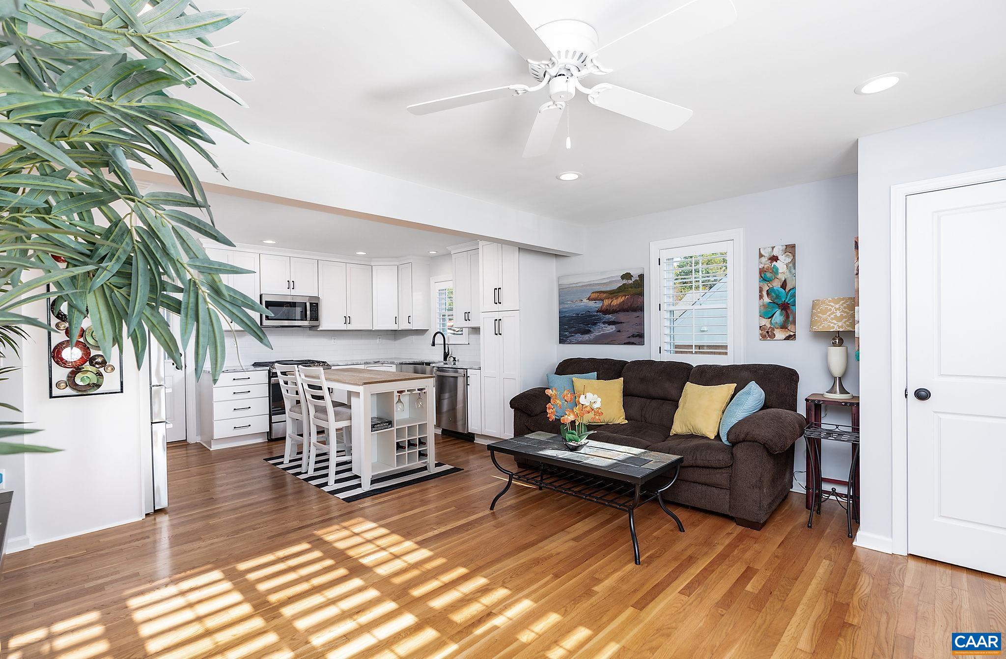 1025 SAINT CLAIR AVE