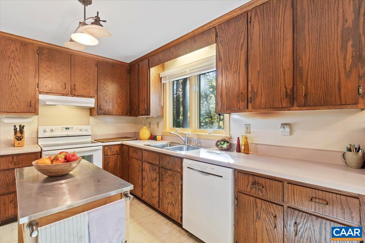 103 VICAR CT