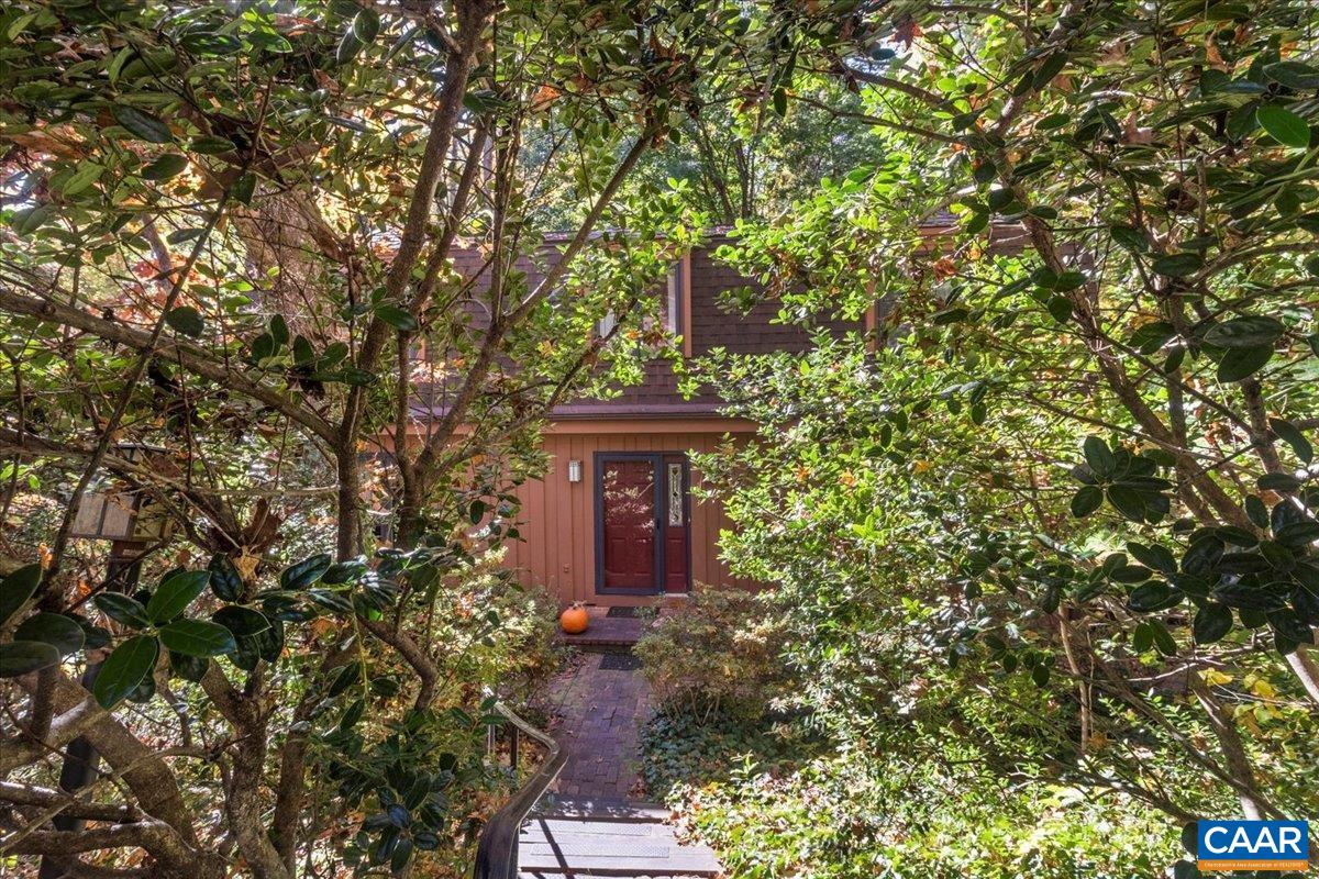 103 VICAR CT