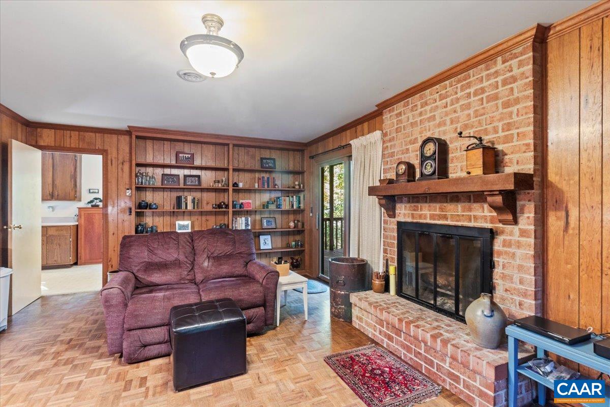 103 VICAR CT