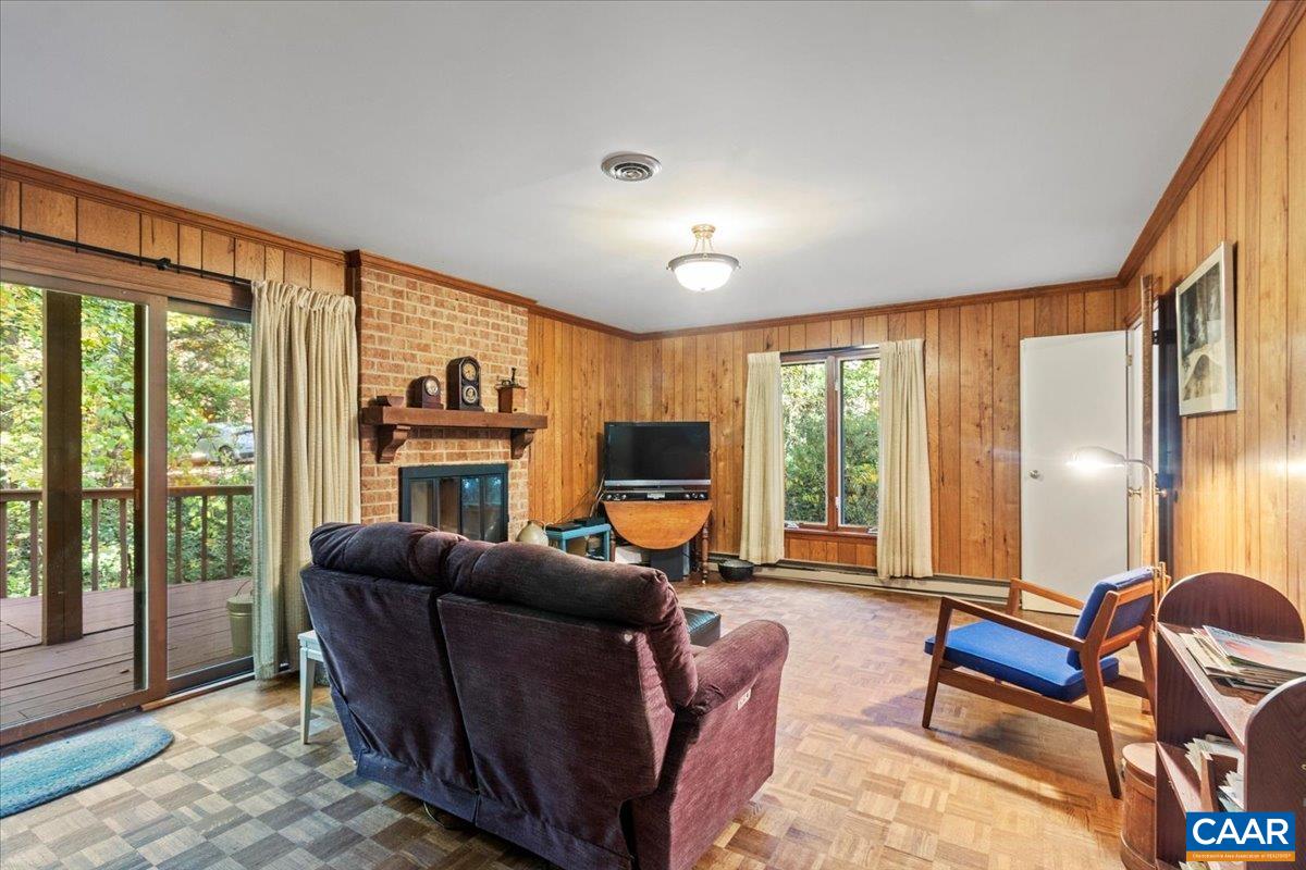 103 VICAR CT