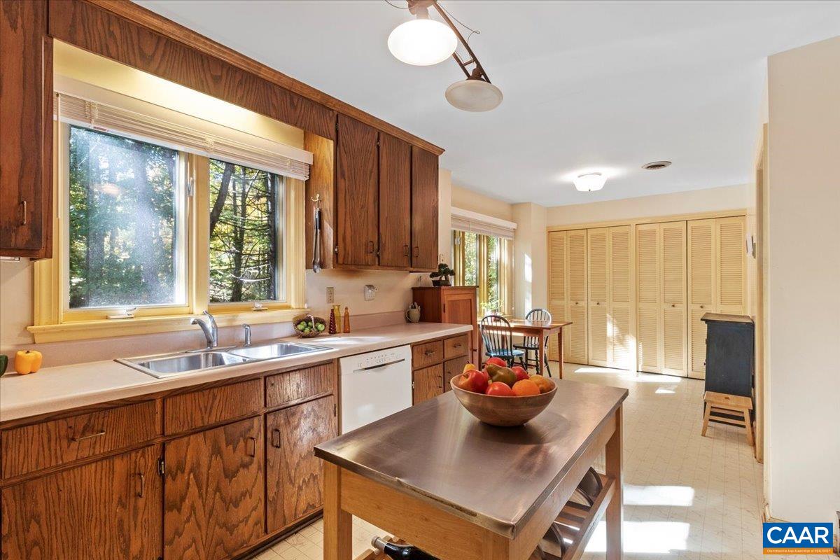 103 VICAR CT