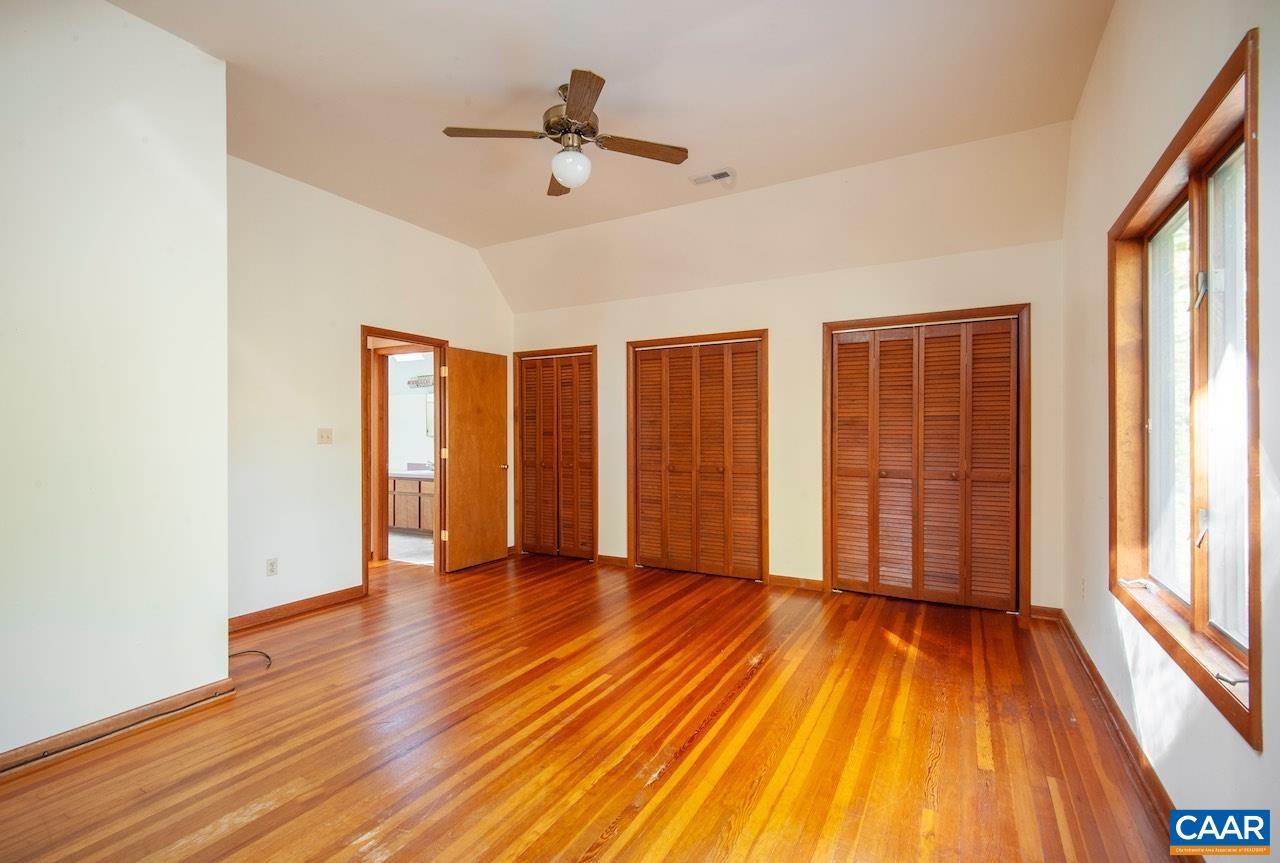 901 PIGEON HILL RD