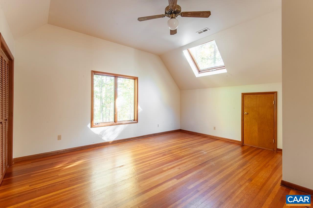 901 PIGEON HILL RD