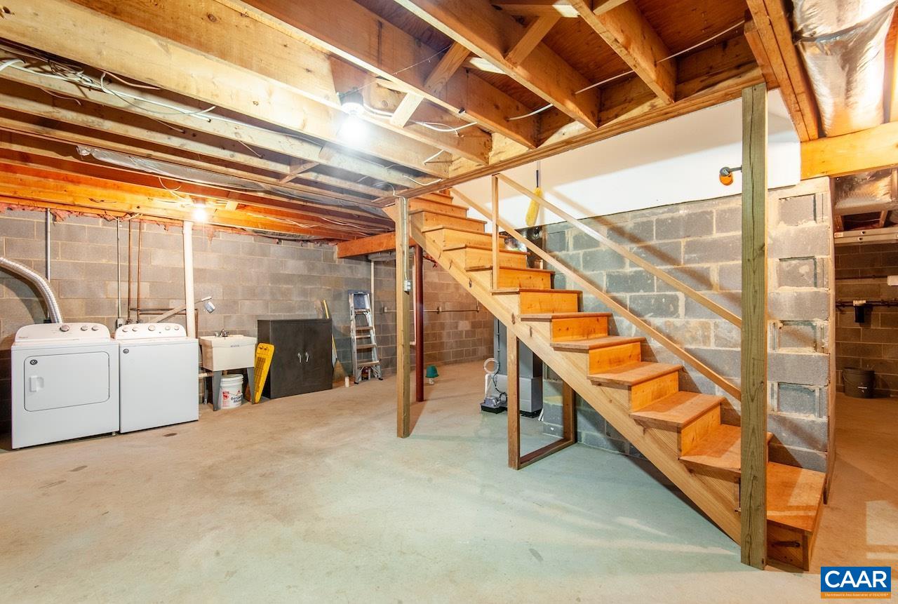 901 PIGEON HILL RD