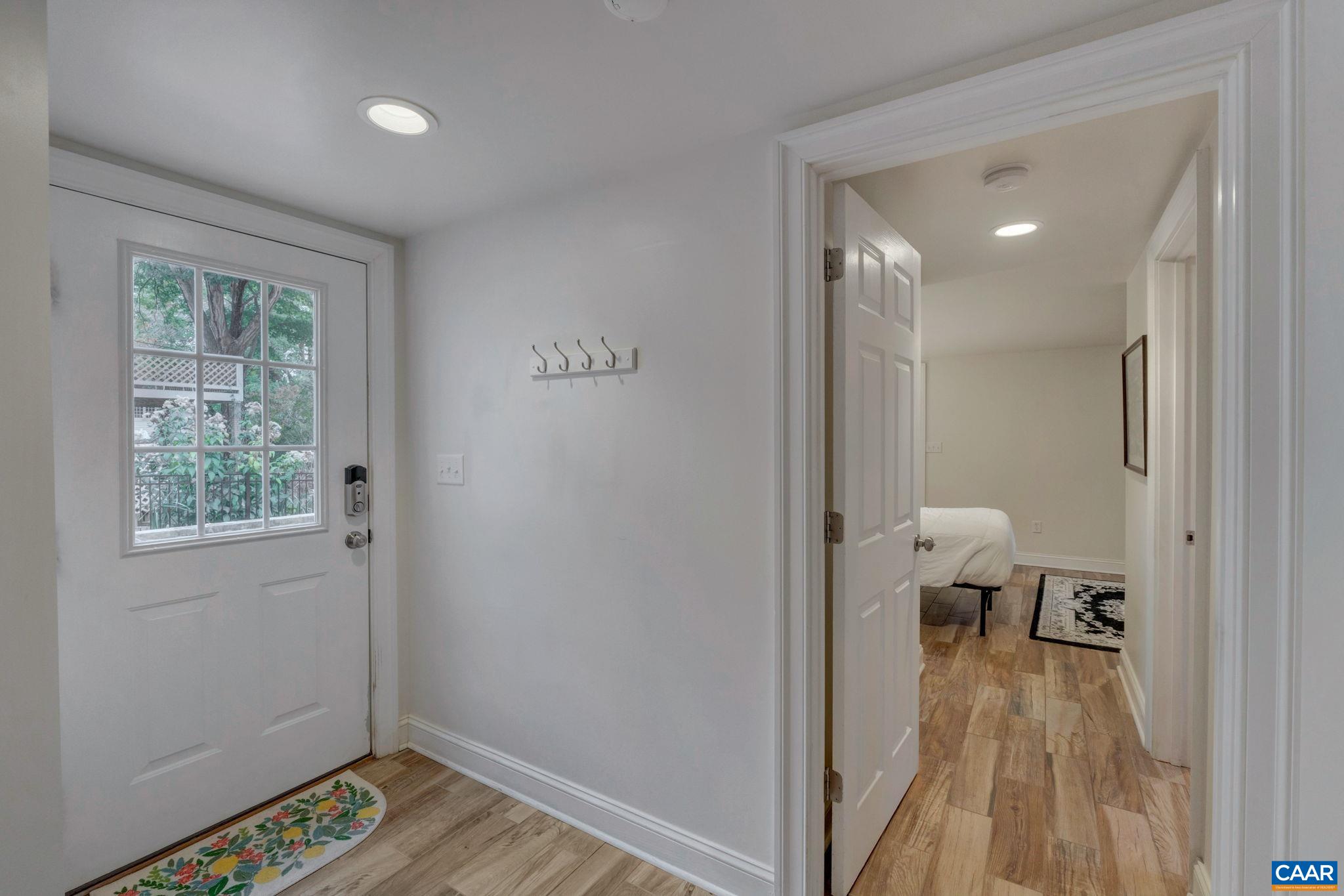 703 LOCUST AVE
