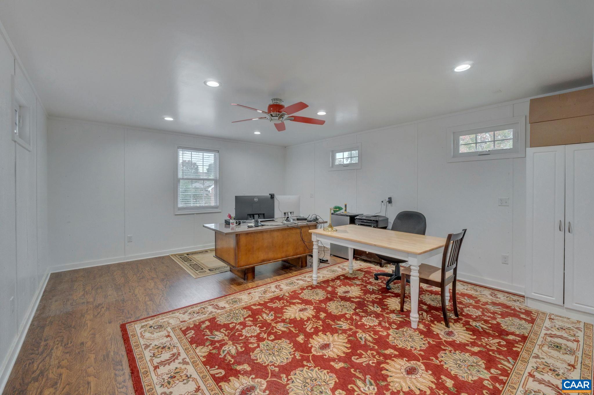 703 LOCUST AVE
