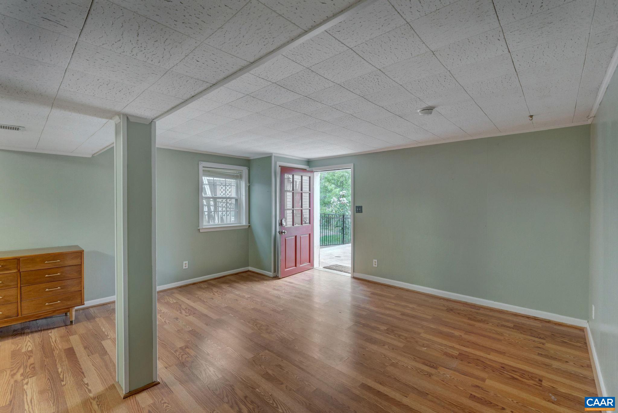 703 LOCUST AVE