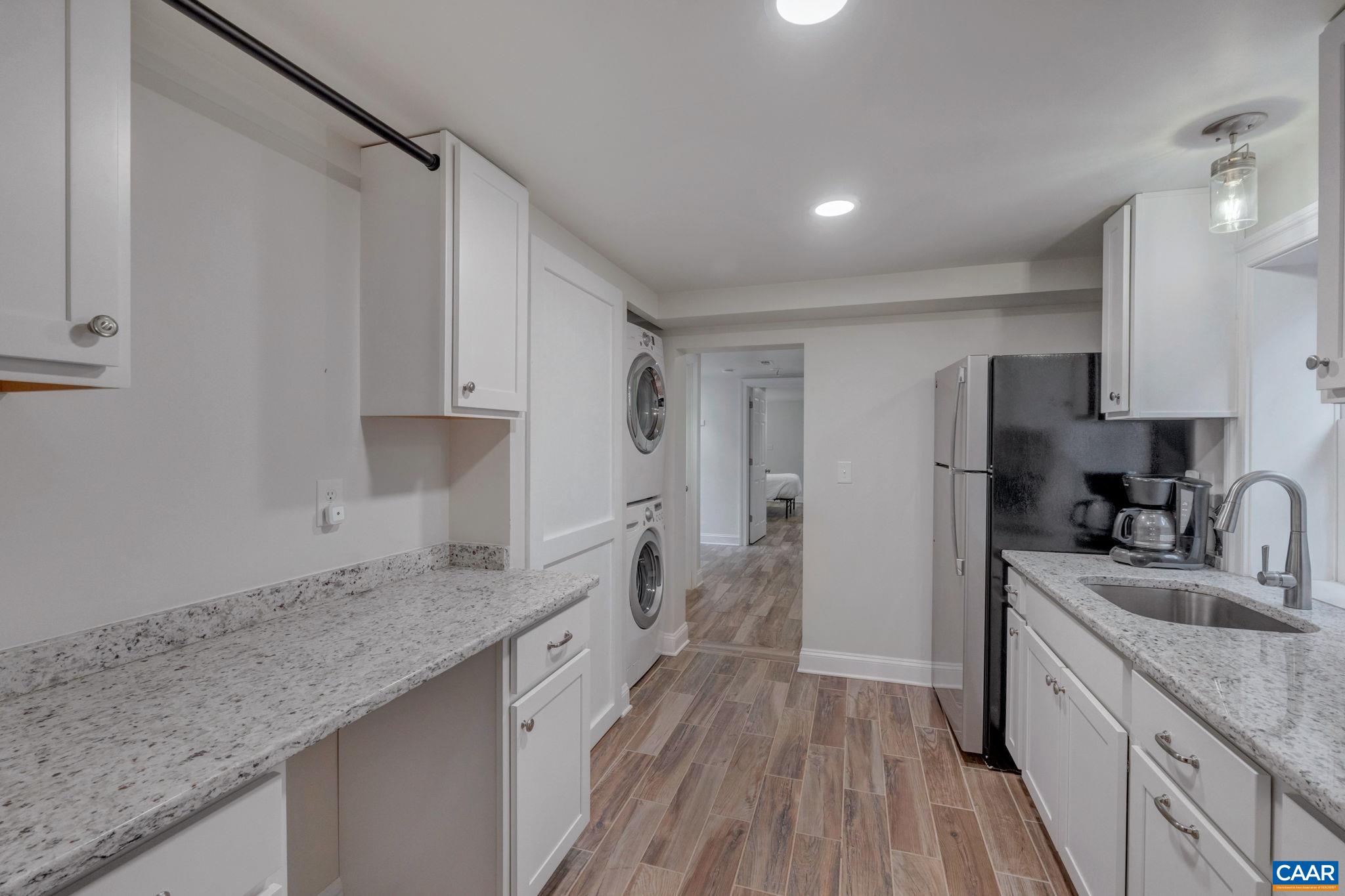 703 LOCUST AVE