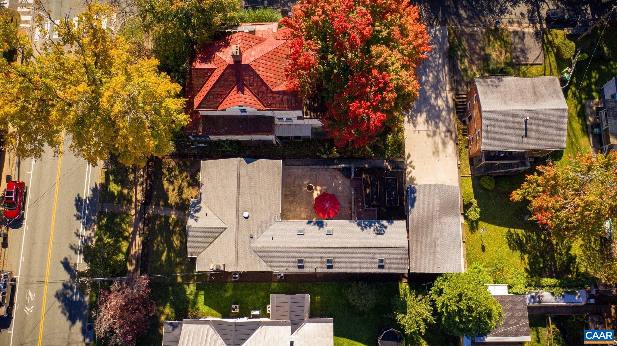703 LOCUST AVE