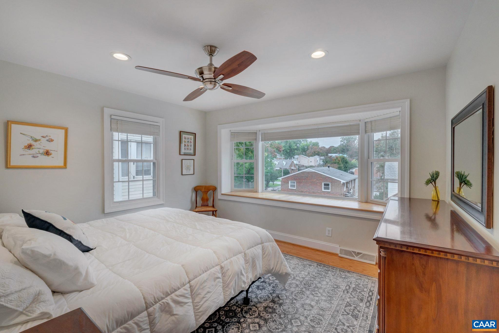 703 LOCUST AVE
