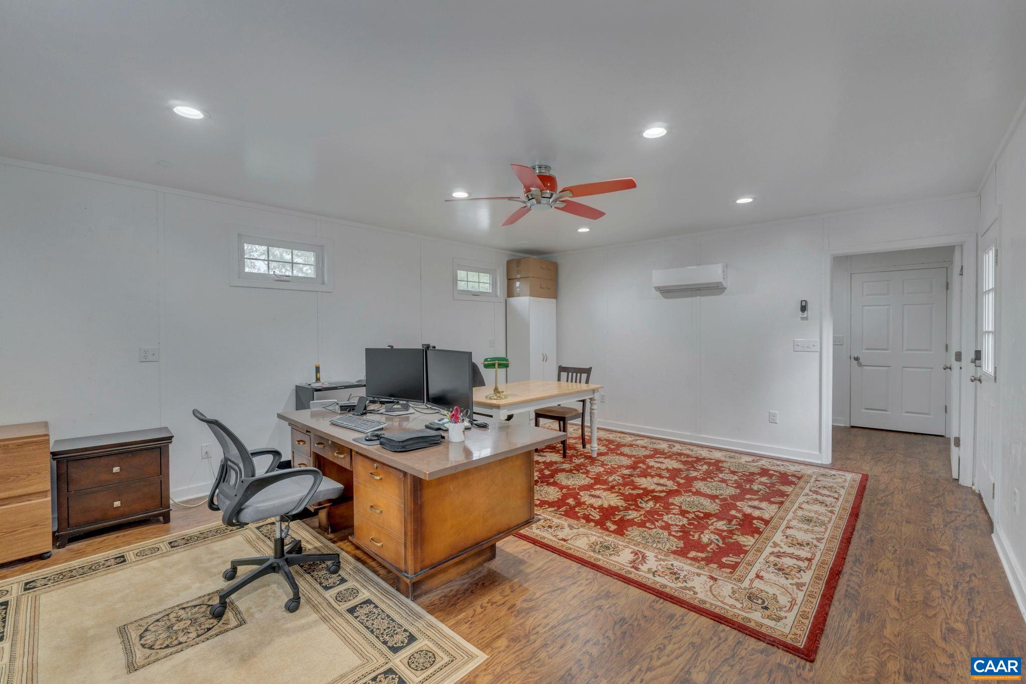703 LOCUST AVE