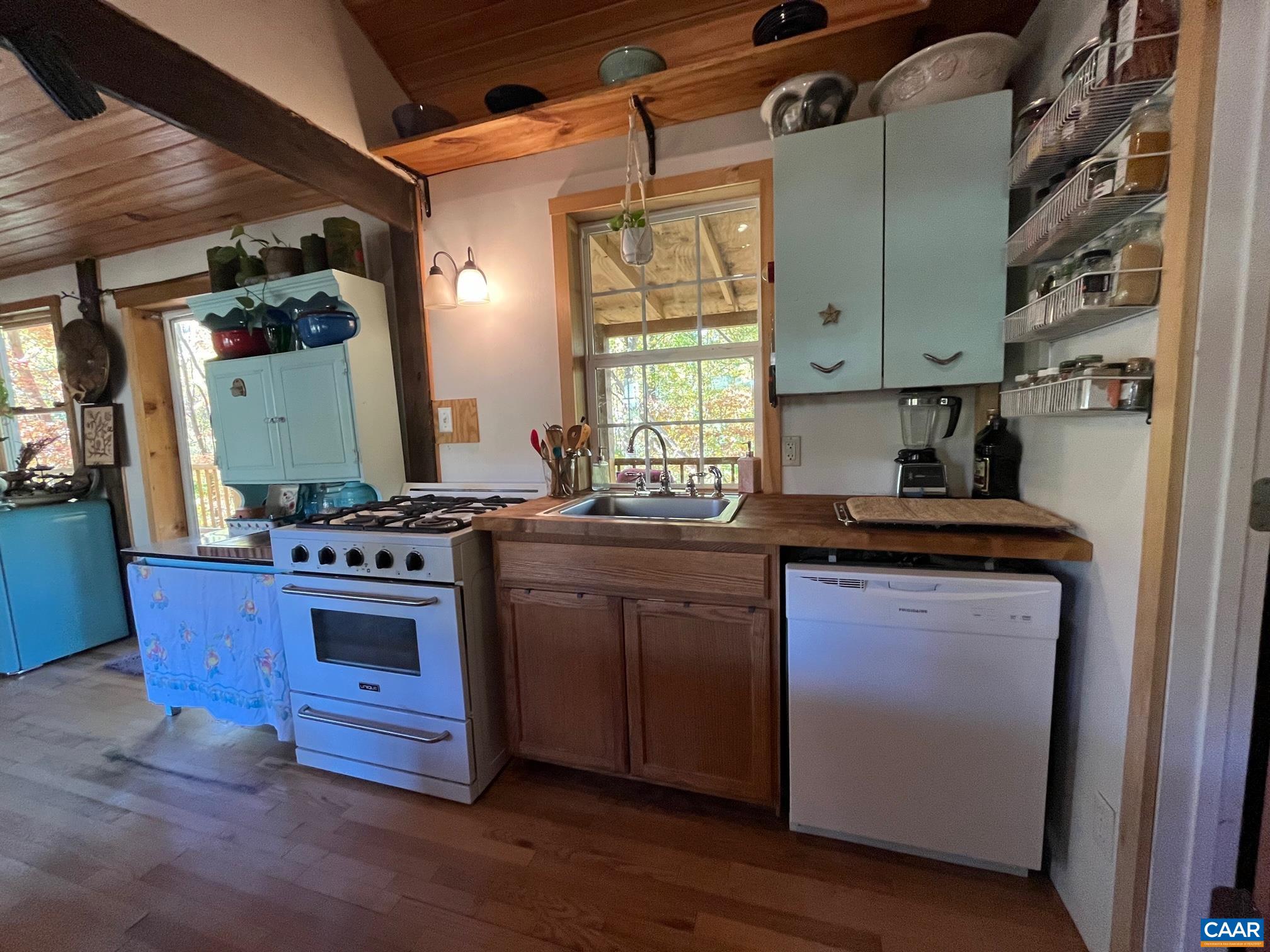 9360 CRABTREE FALLS HWY