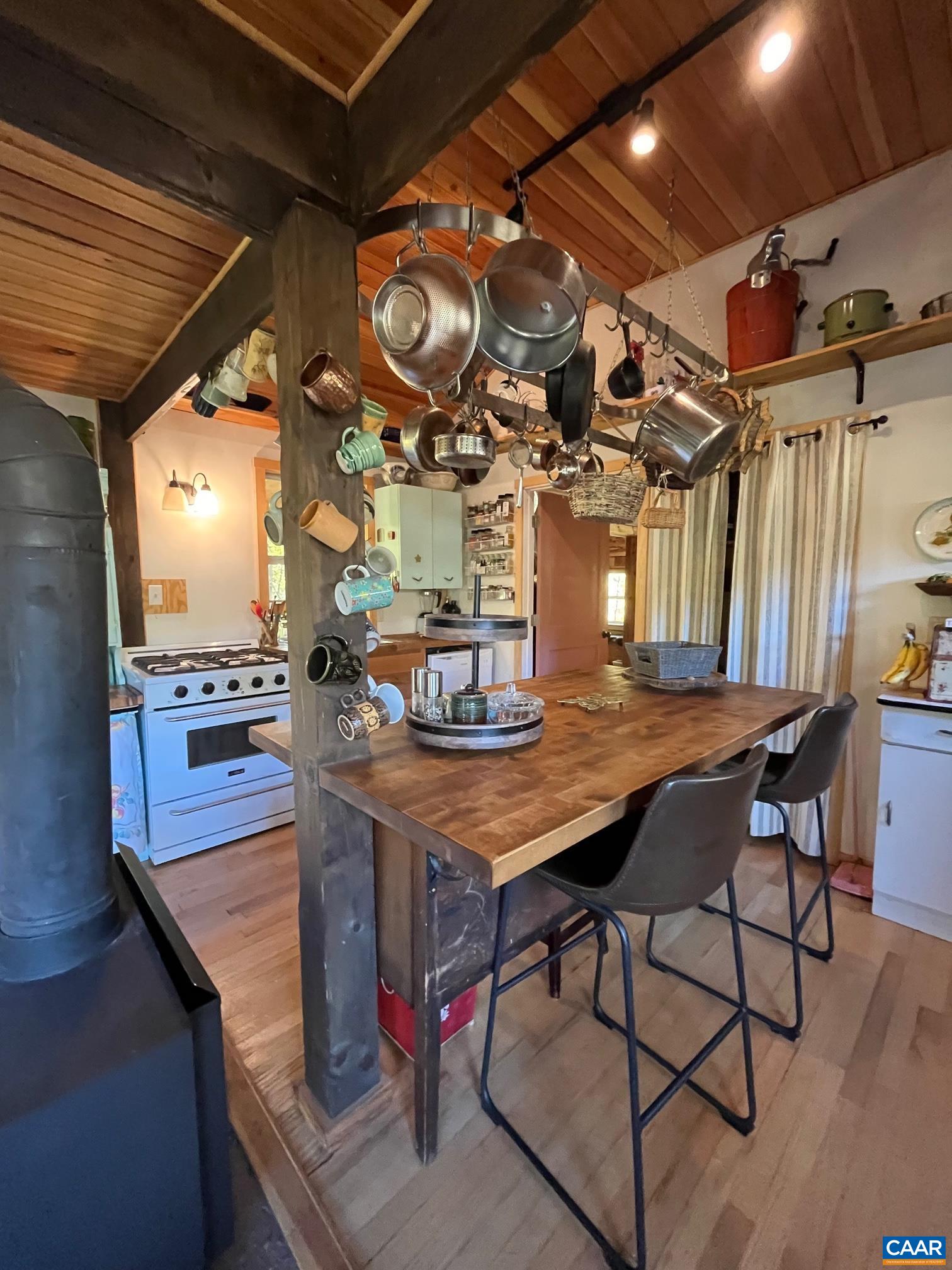 9360 CRABTREE FALLS HWY