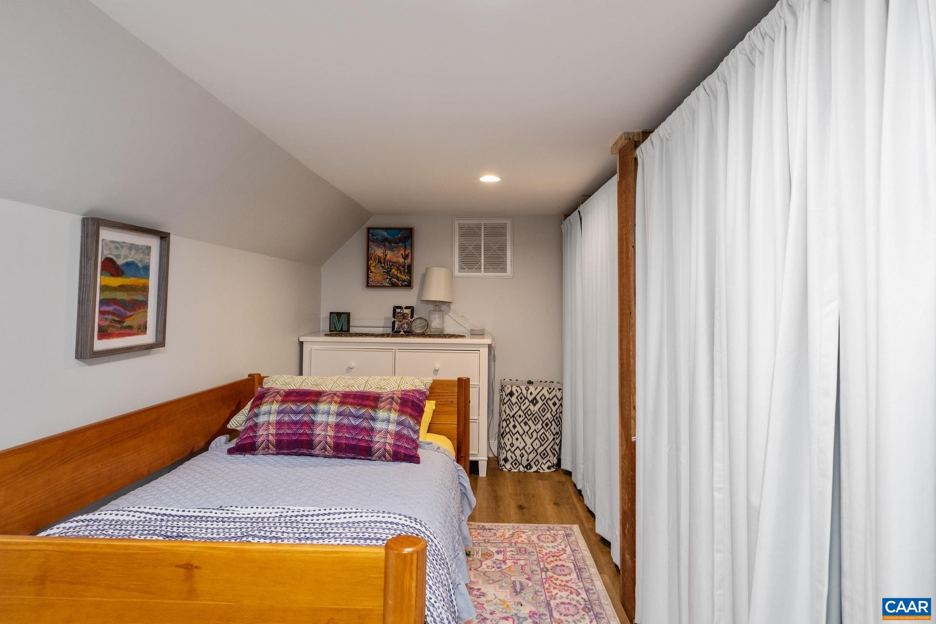 277 GREY DOVE LN