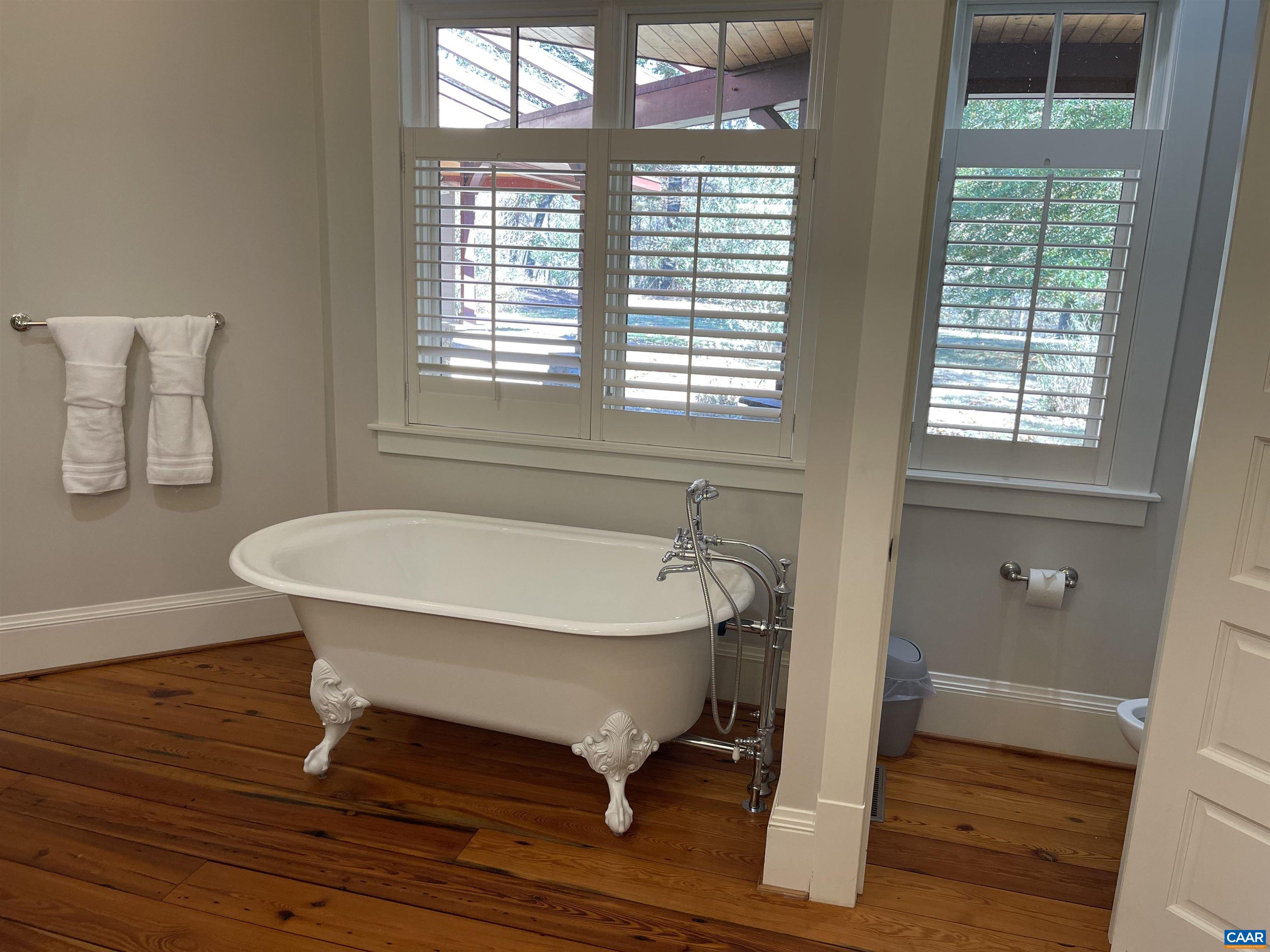 330 GRACE GLEN
