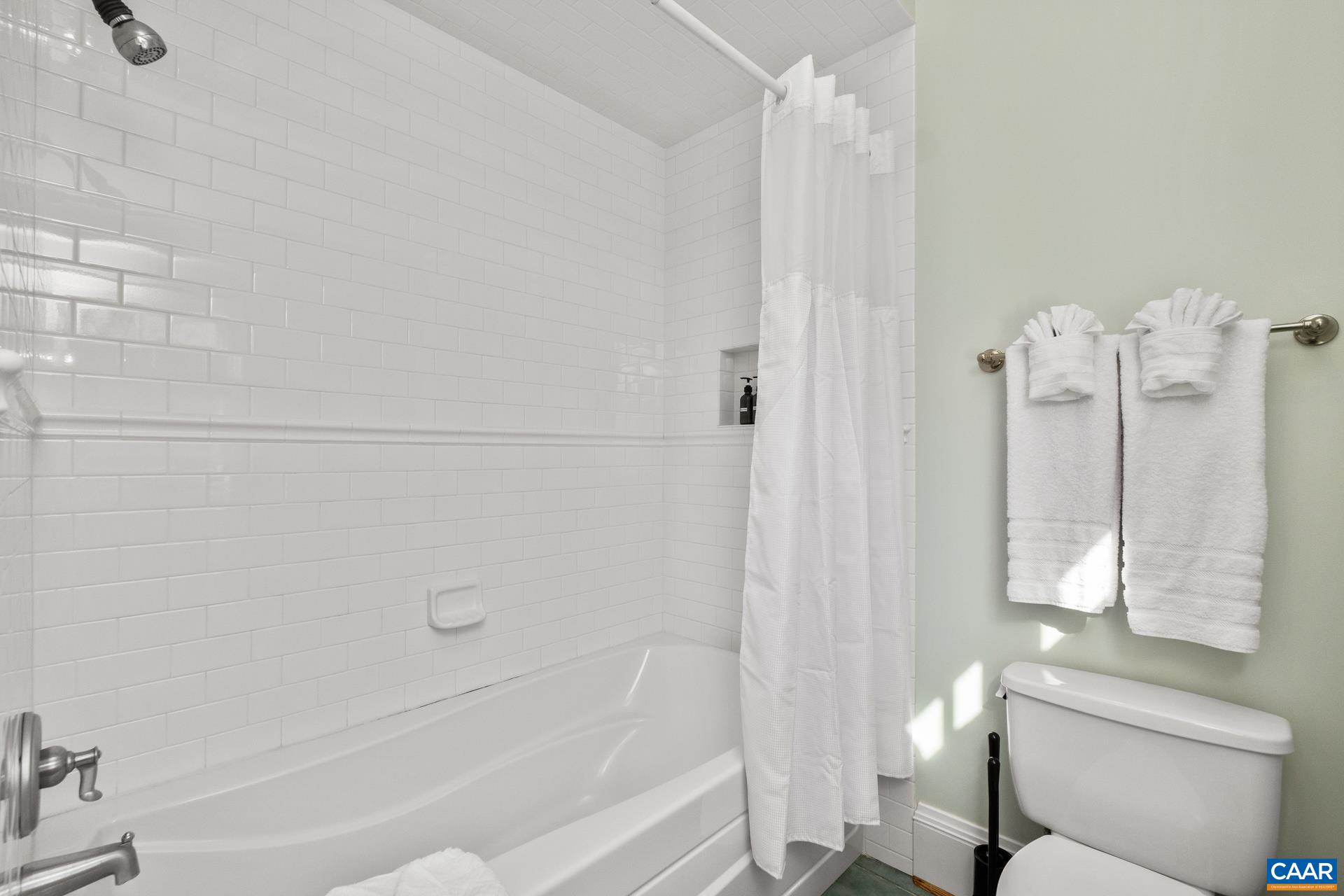 330 GRACE GLEN
