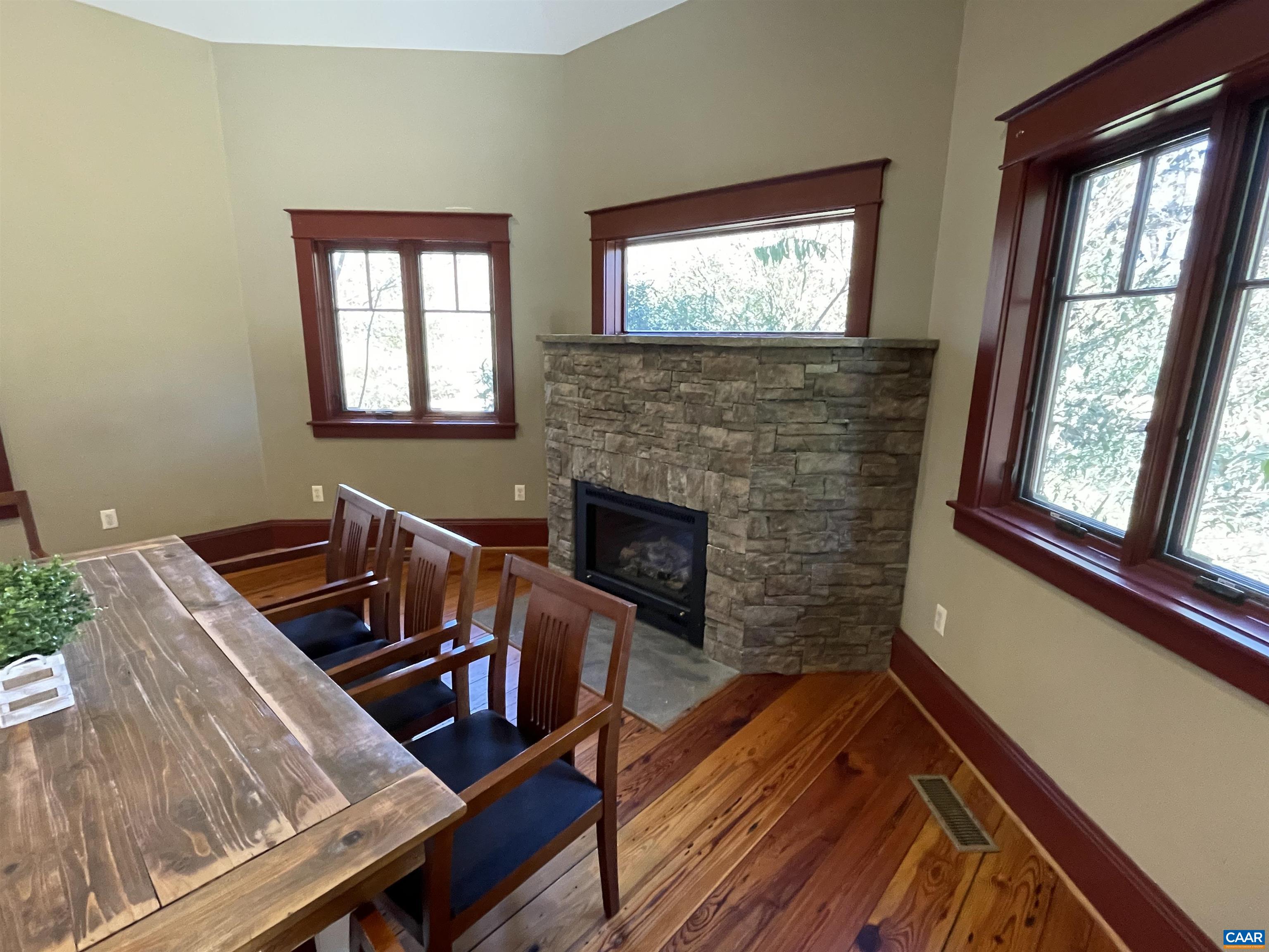330 GRACE GLEN
