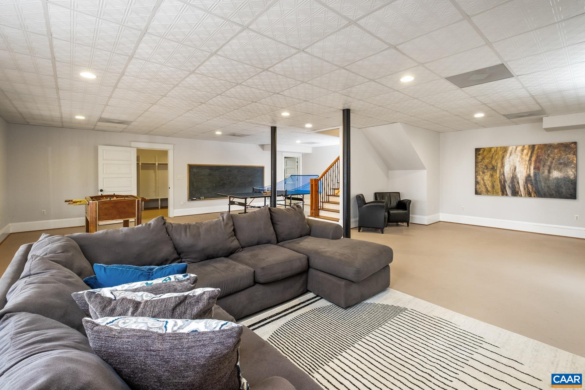 330 GRACE GLEN
