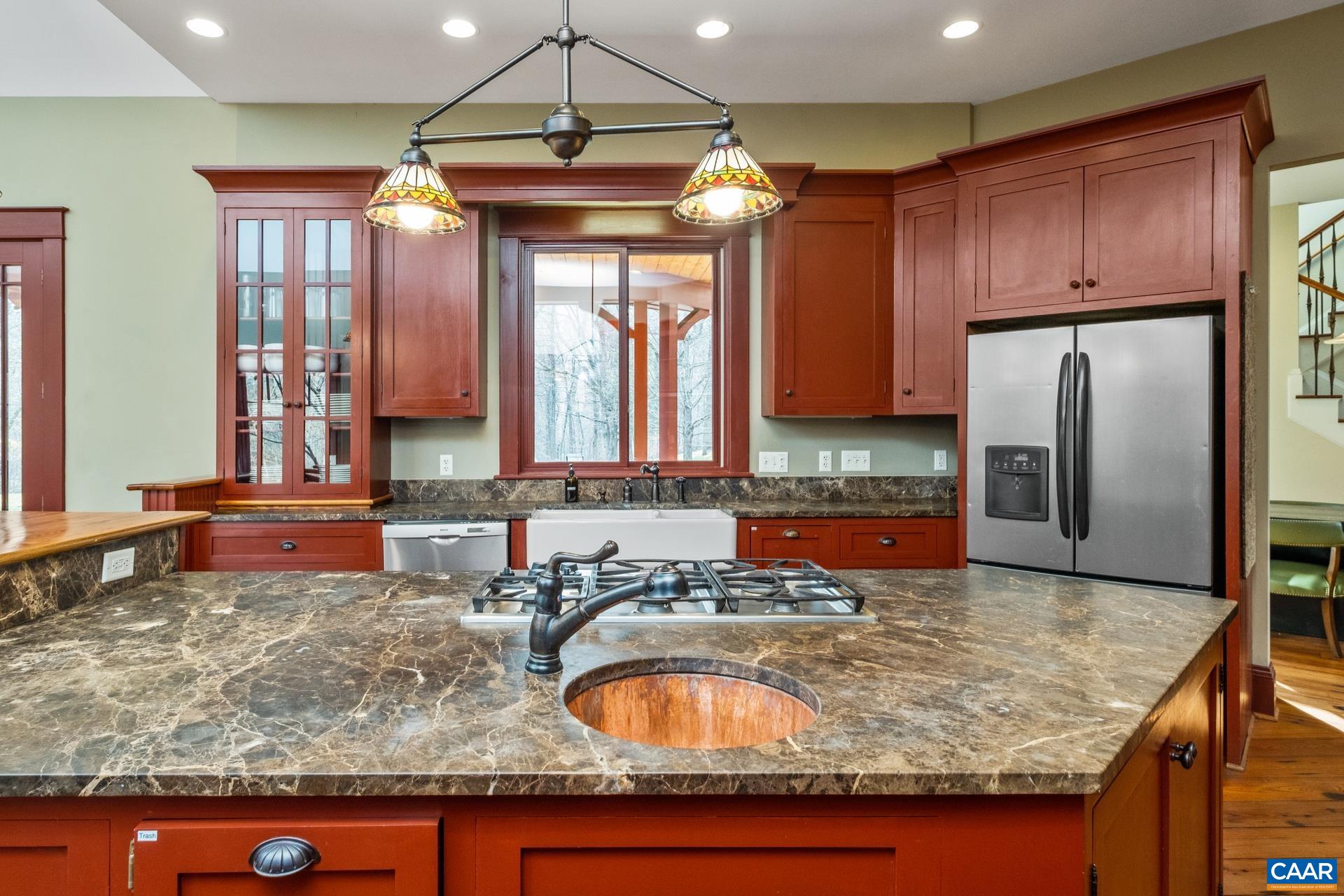330 GRACE GLEN