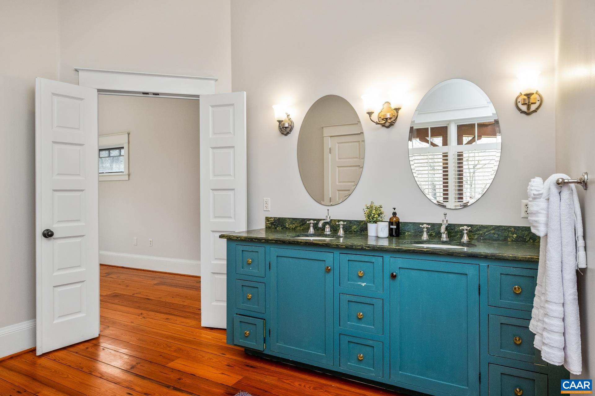 330 GRACE GLEN