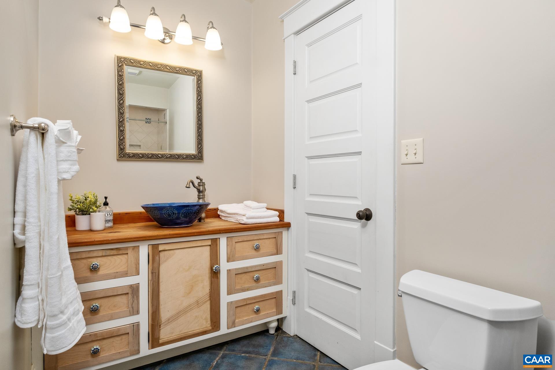330 GRACE GLEN