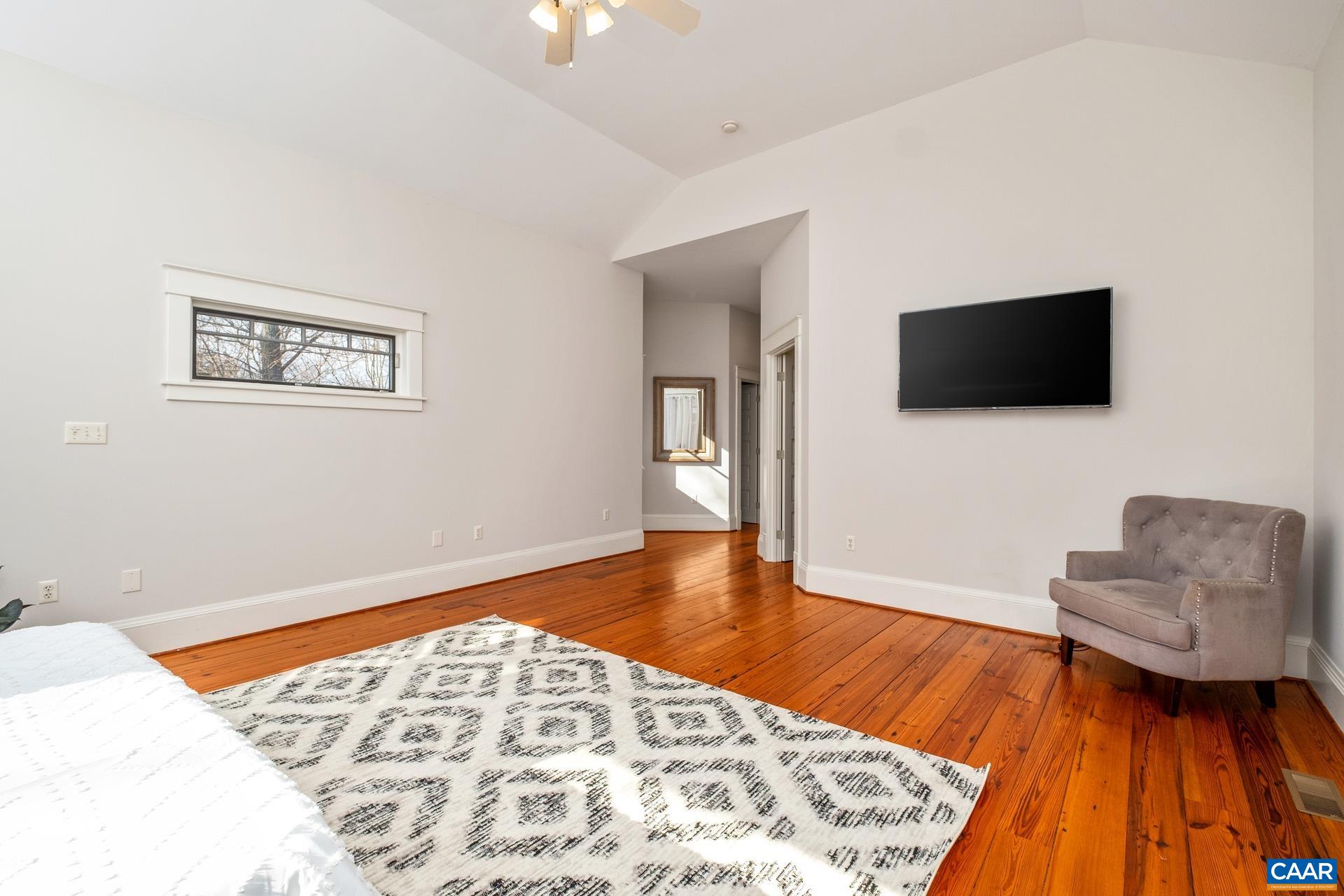 330 GRACE GLEN