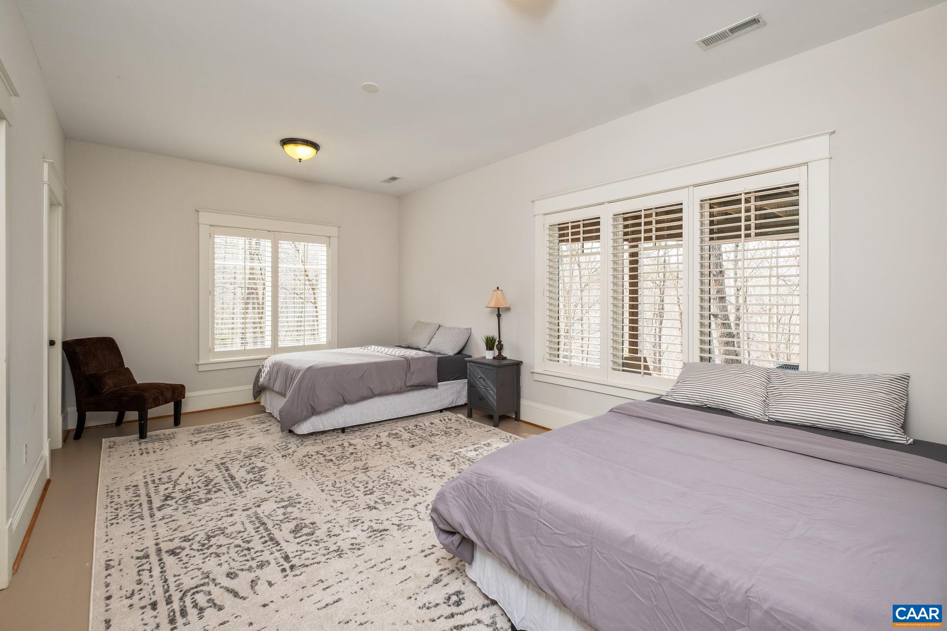 330 GRACE GLEN