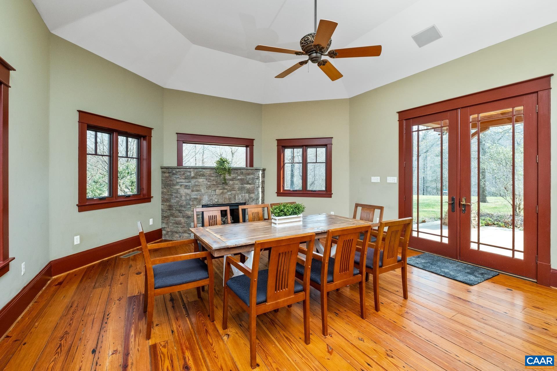 330 GRACE GLEN