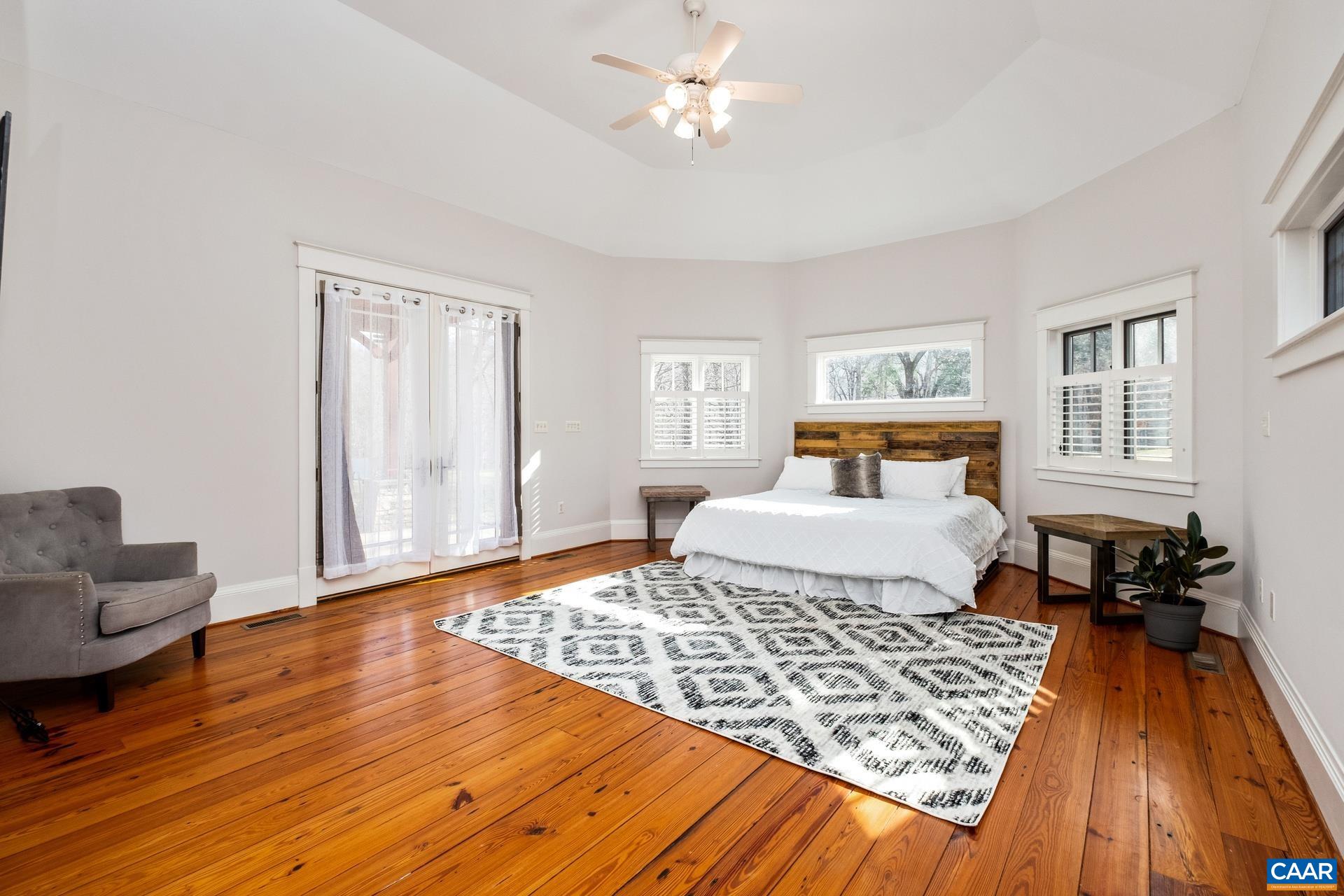 330 GRACE GLEN