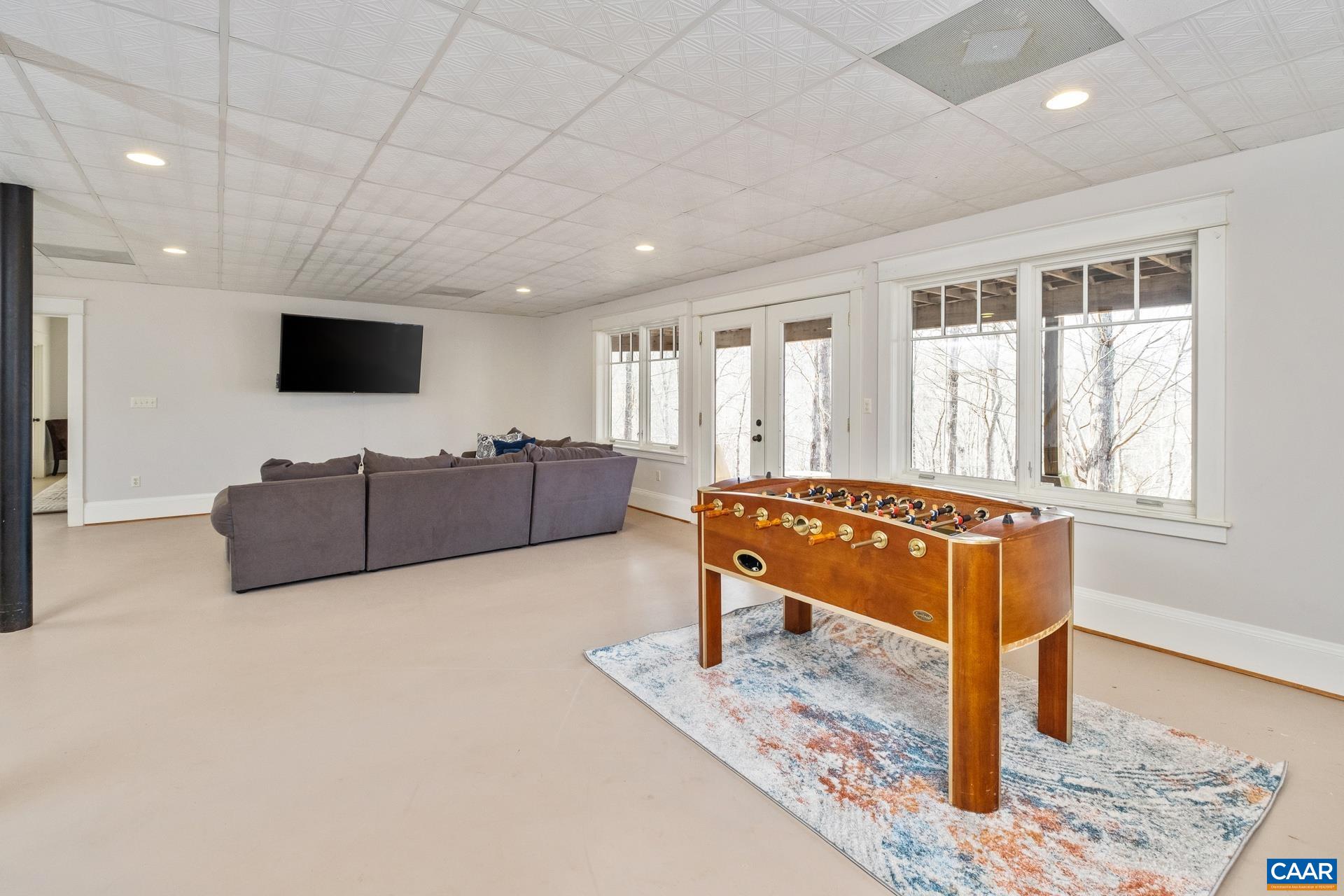 330 GRACE GLEN