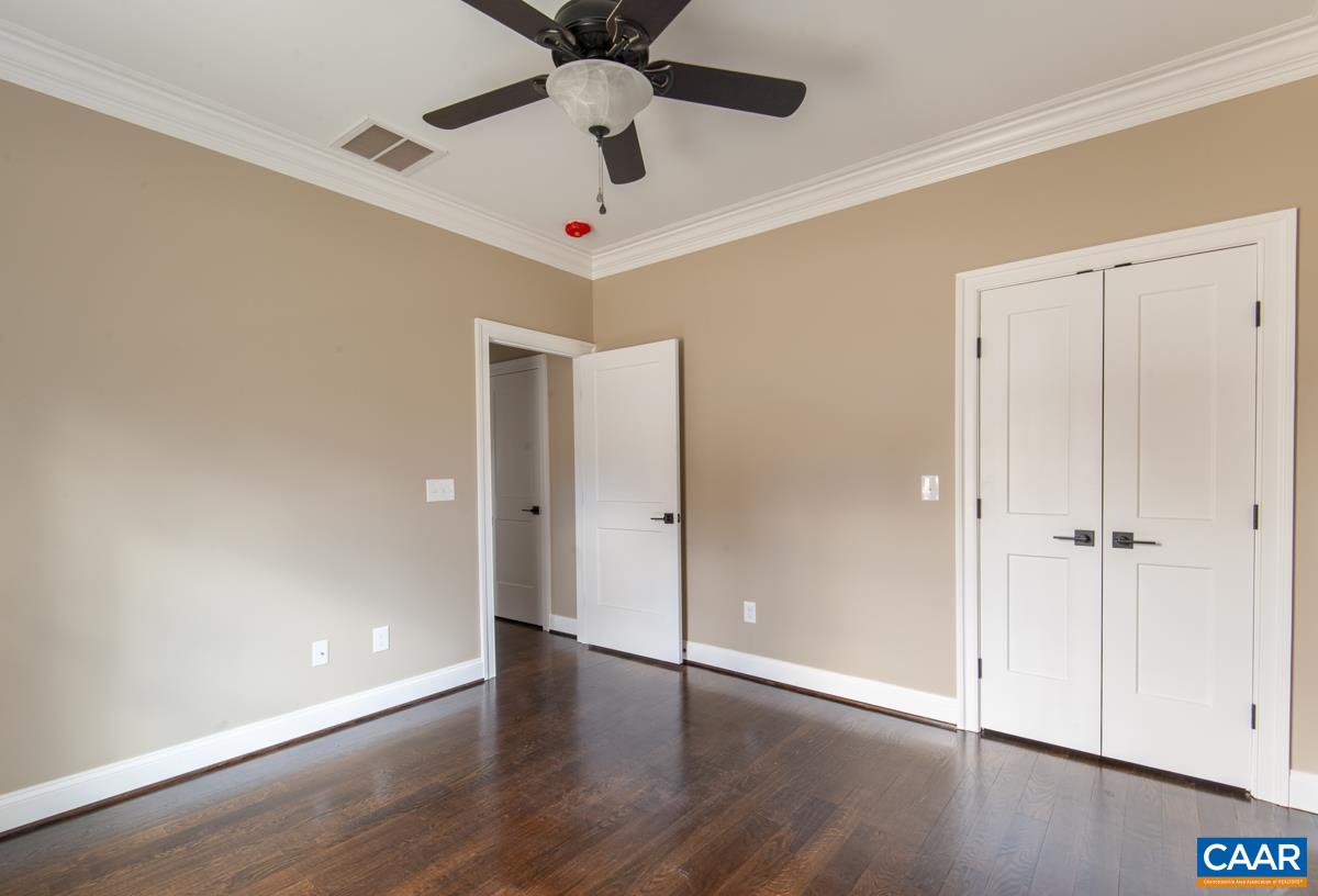 1074 STONEY CREEK WEST