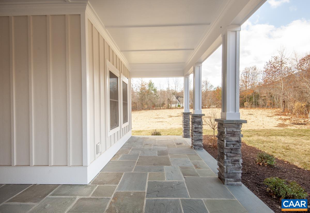 1074 STONEY CREEK WEST