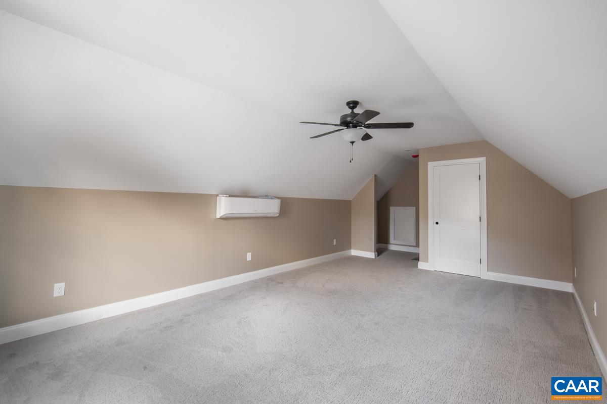 1074 STONEY CREEK WEST