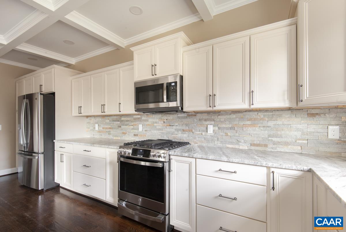 1074 STONEY CREEK WEST