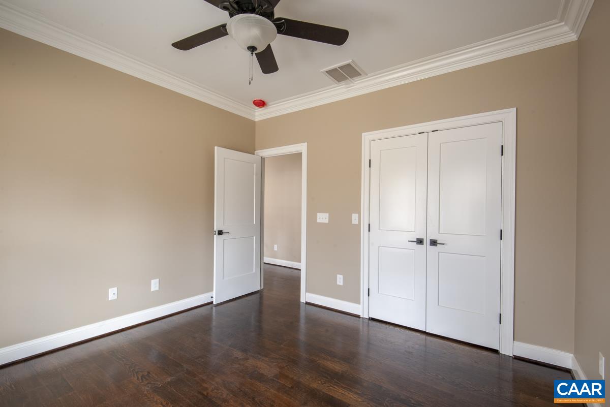 1074 STONEY CREEK WEST