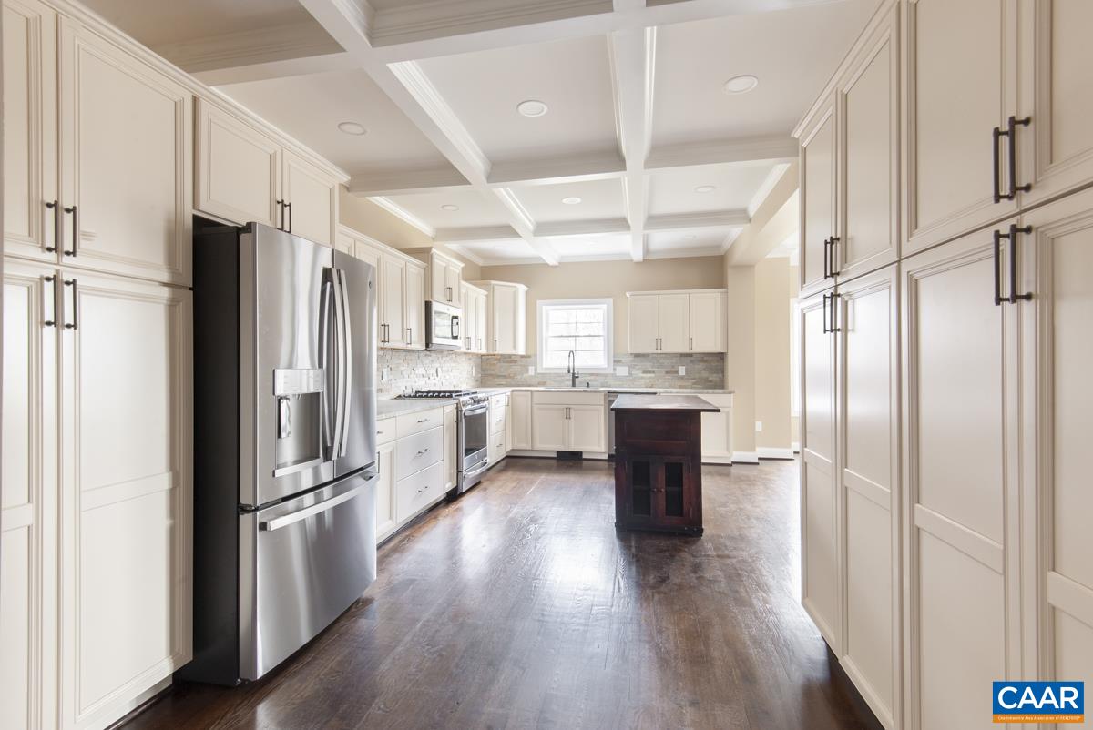 1074 STONEY CREEK WEST