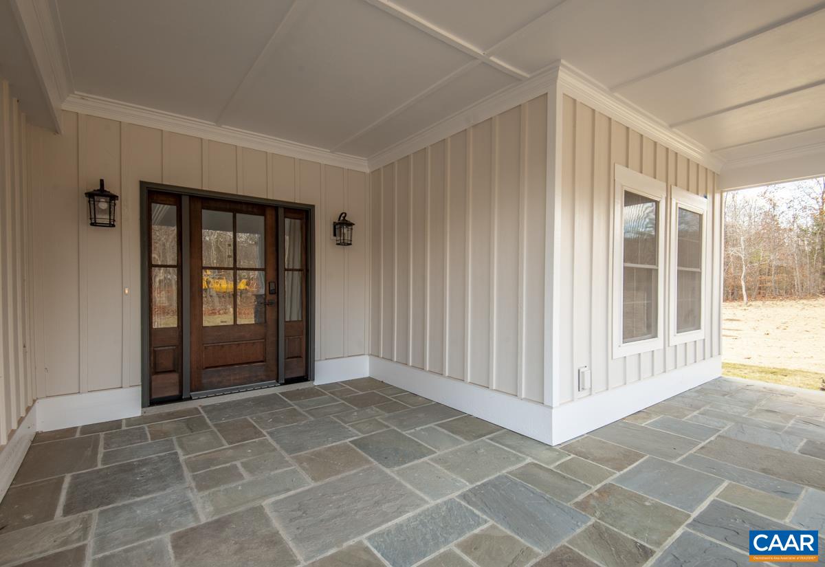 1074 STONEY CREEK WEST