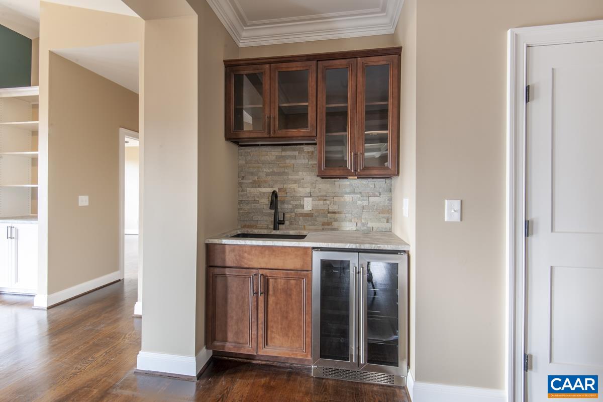 1074 STONEY CREEK WEST