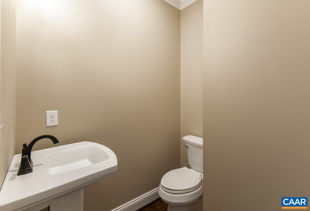 1074 STONEY CREEK WEST