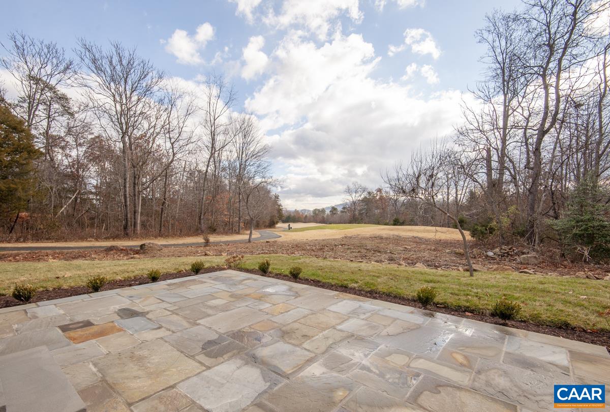 1074 STONEY CREEK WEST