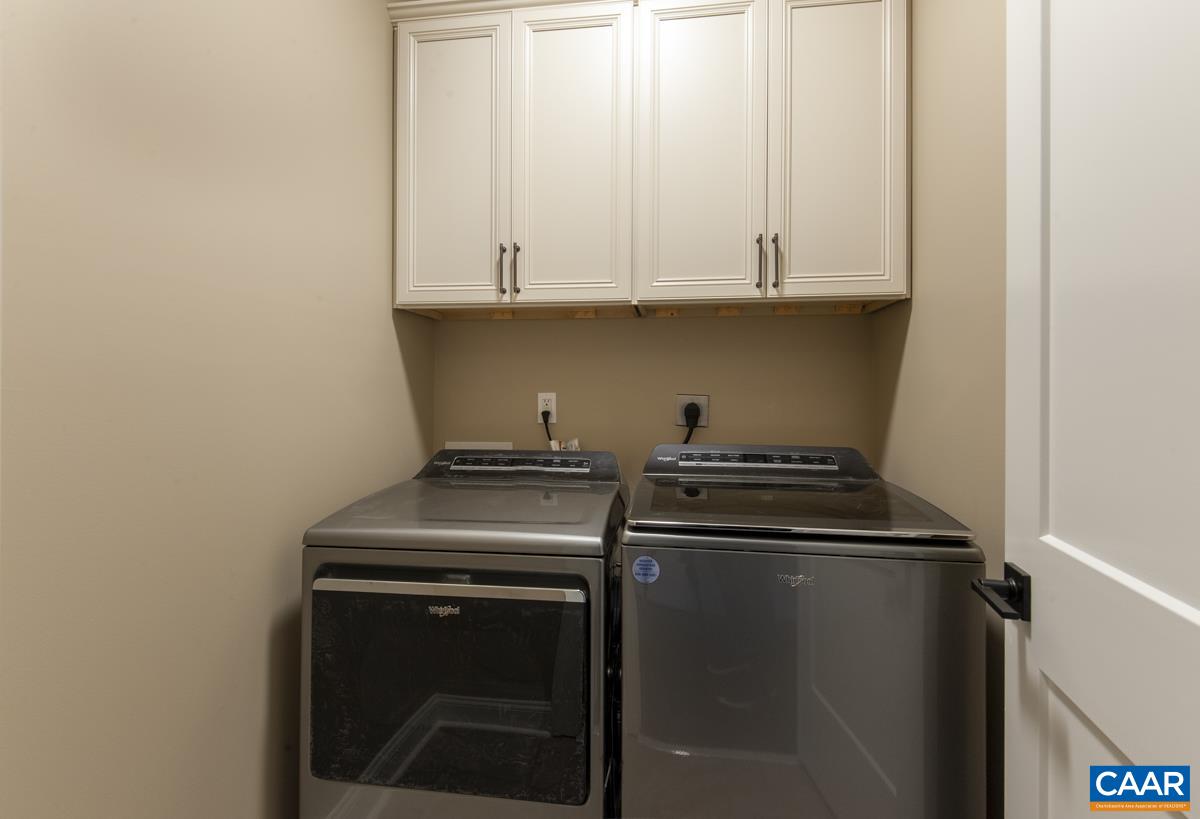 1074 STONEY CREEK WEST