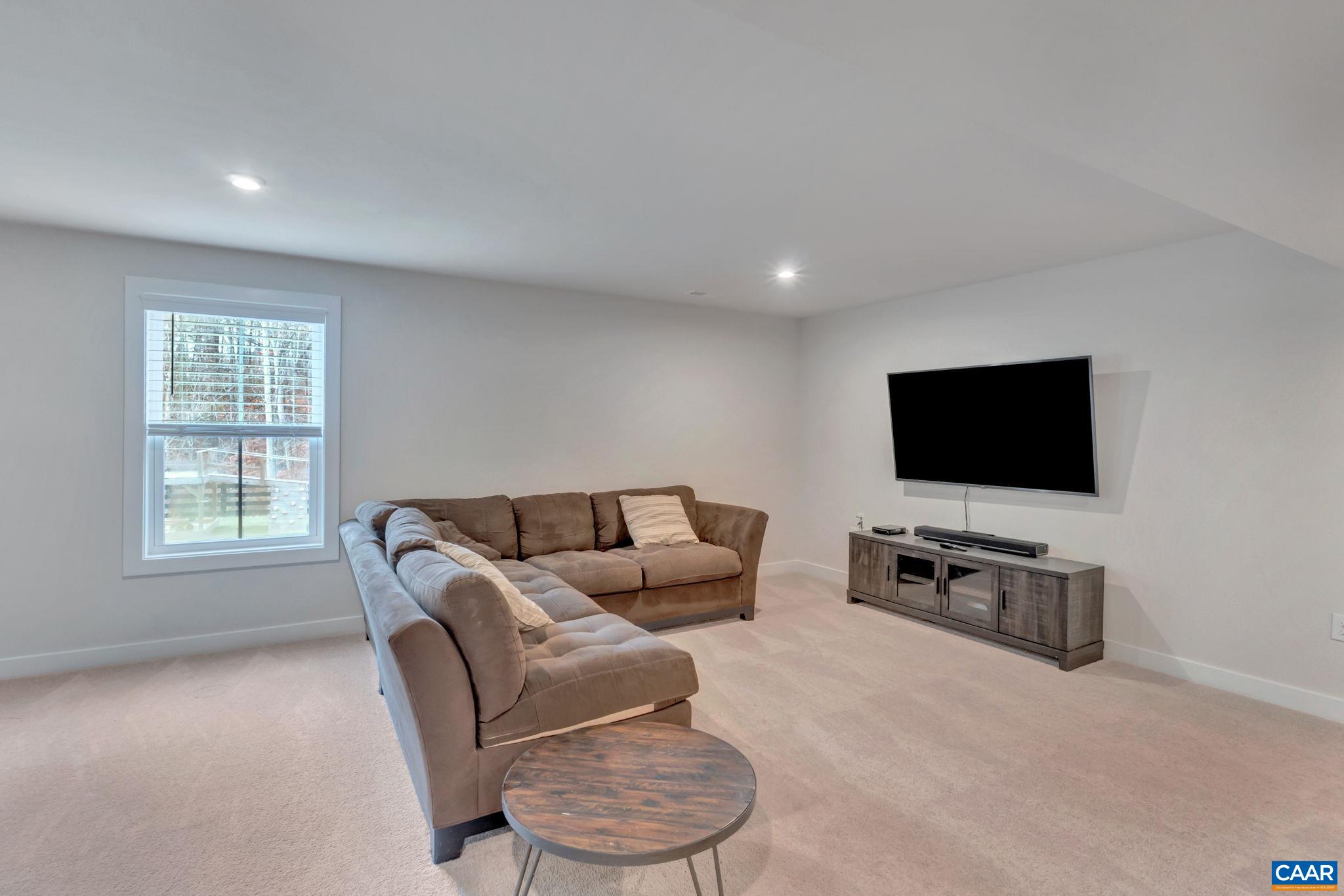5233 SPARROW HILL LN