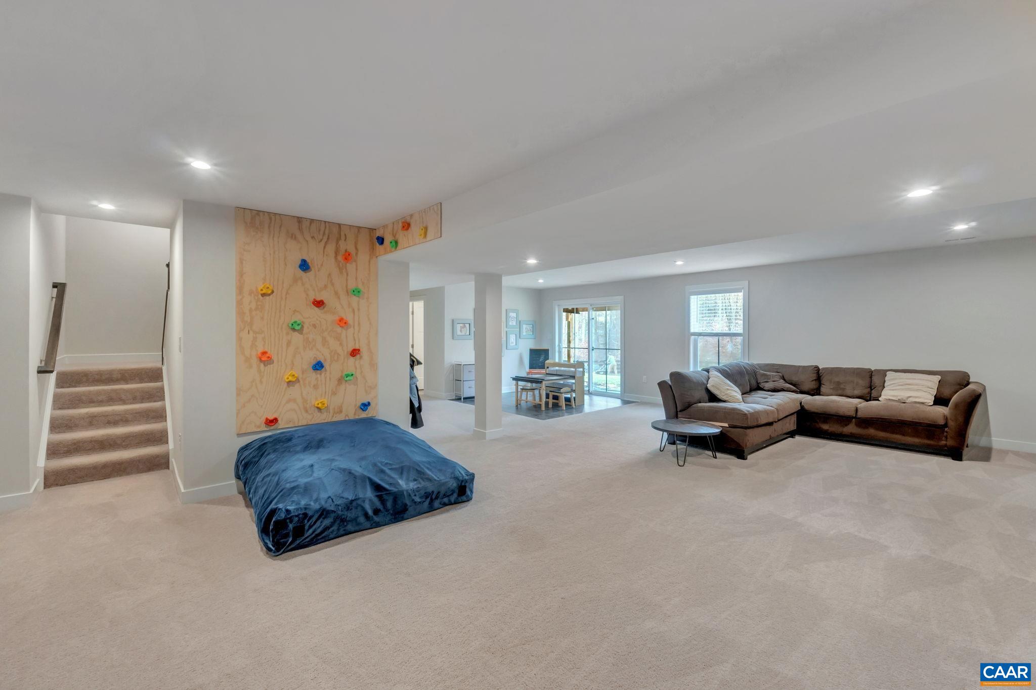 5233 SPARROW HILL LN